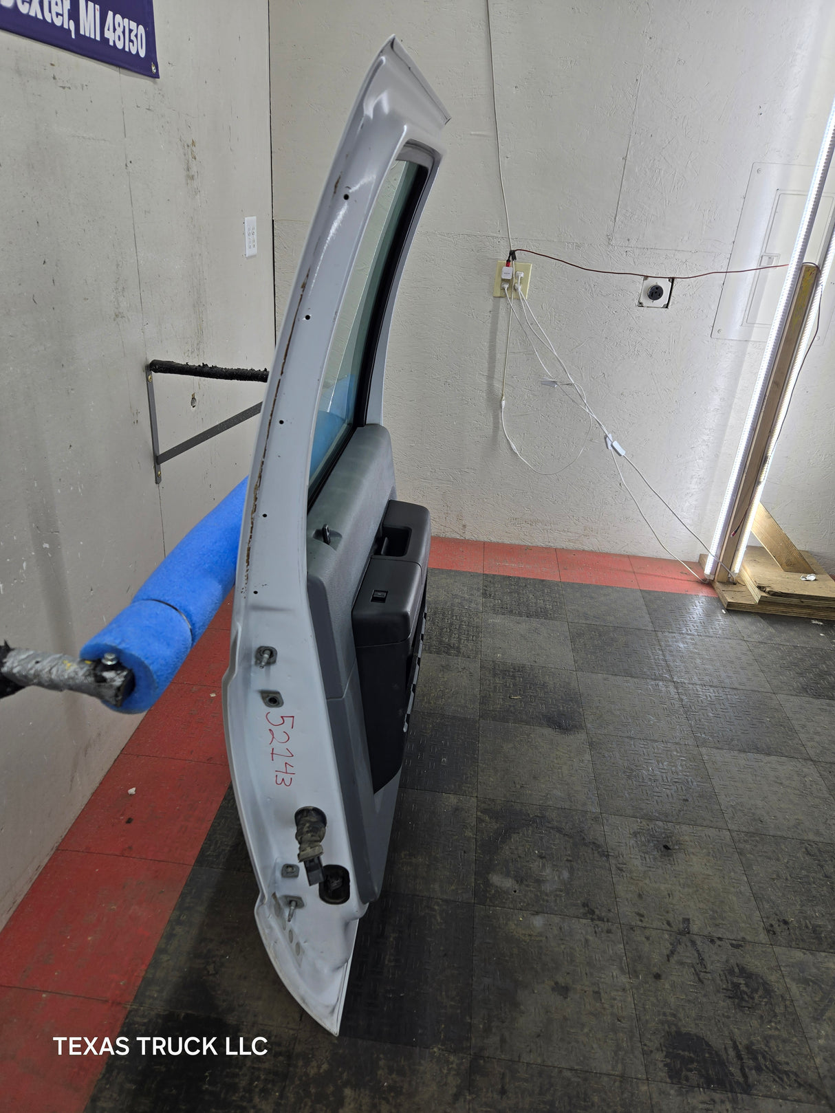 1999-2016 Ford Super Duty F250 F350 F450 F550 RH Crew Cab Passenger Side Rear Door