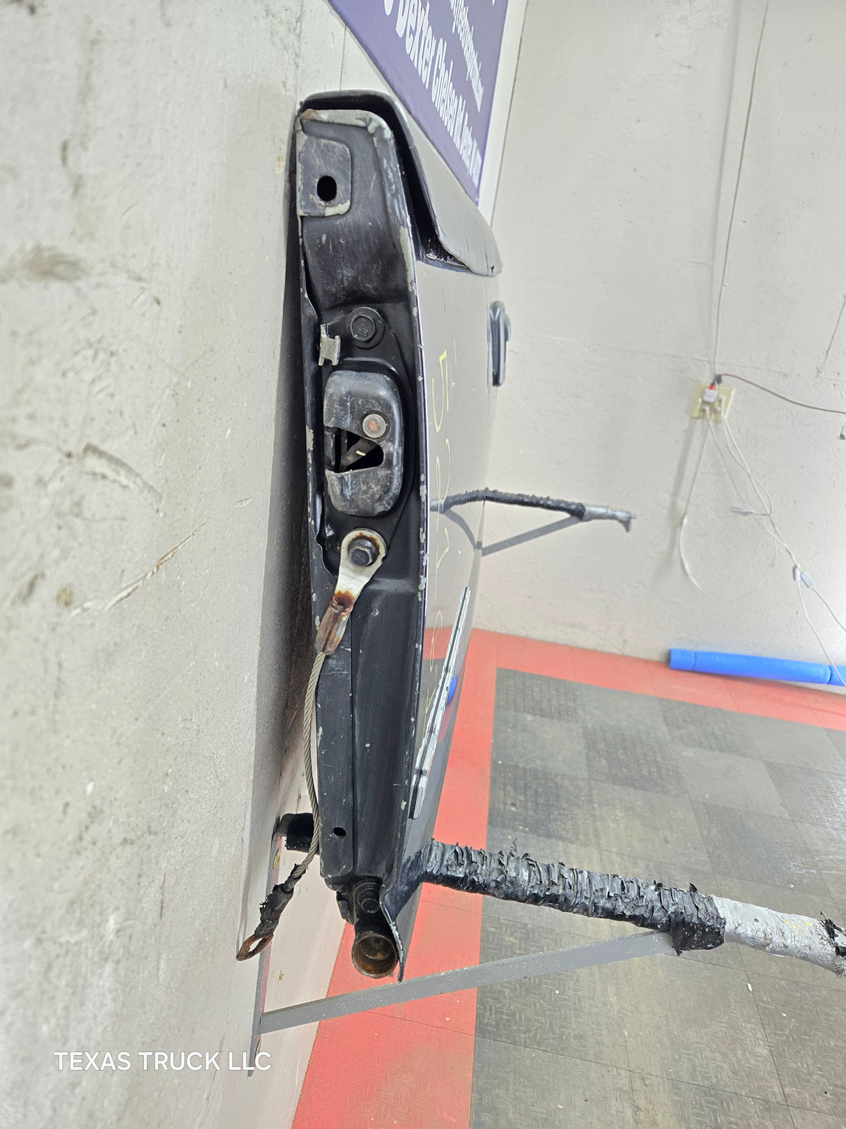 1999-2007 Chevrolet Silverado / GMC Sierra 1500 2500 3500 Tailgate