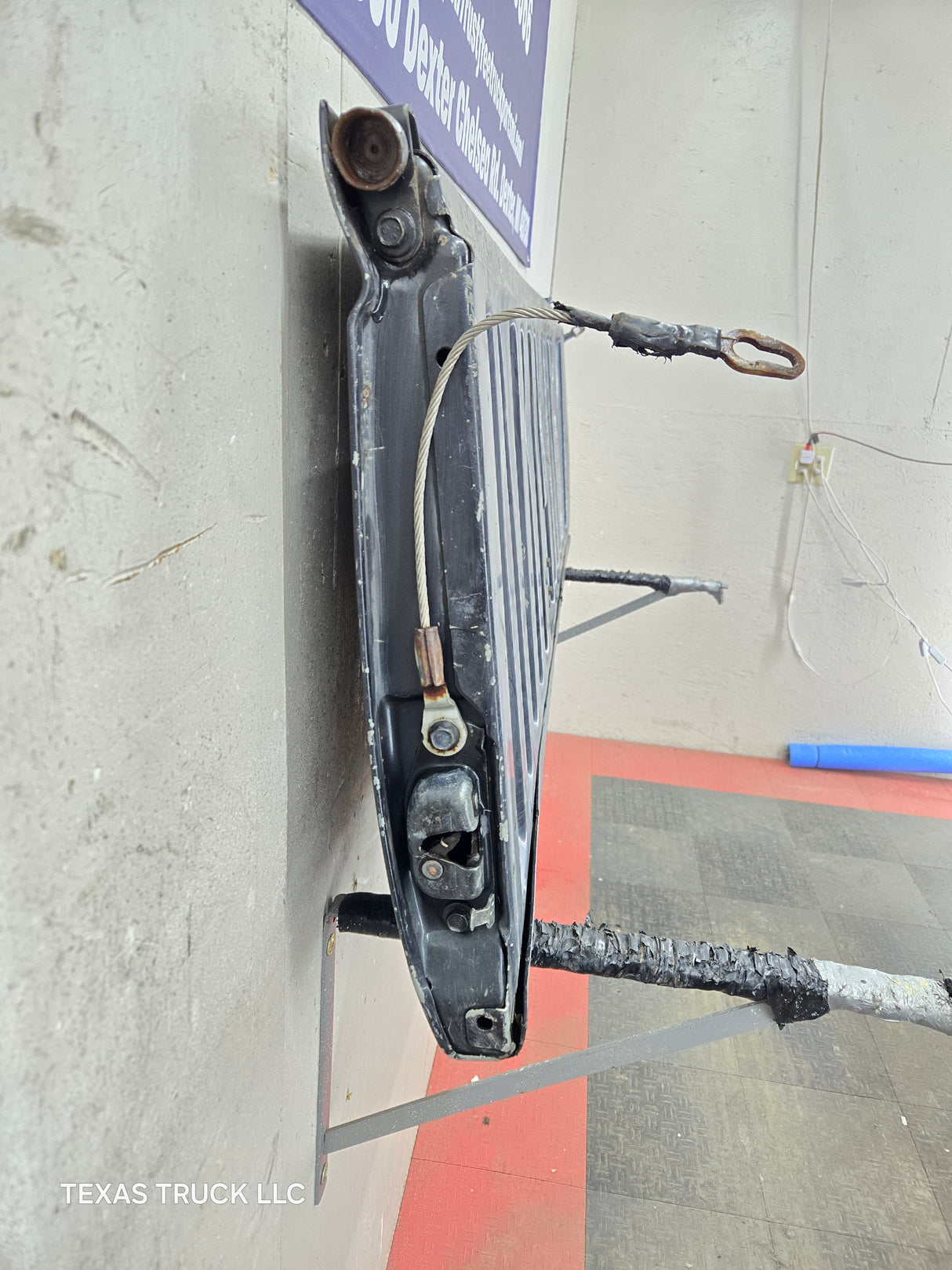 1999-2007 Chevrolet Silverado / GMC Sierra 1500 2500 3500 Tailgate