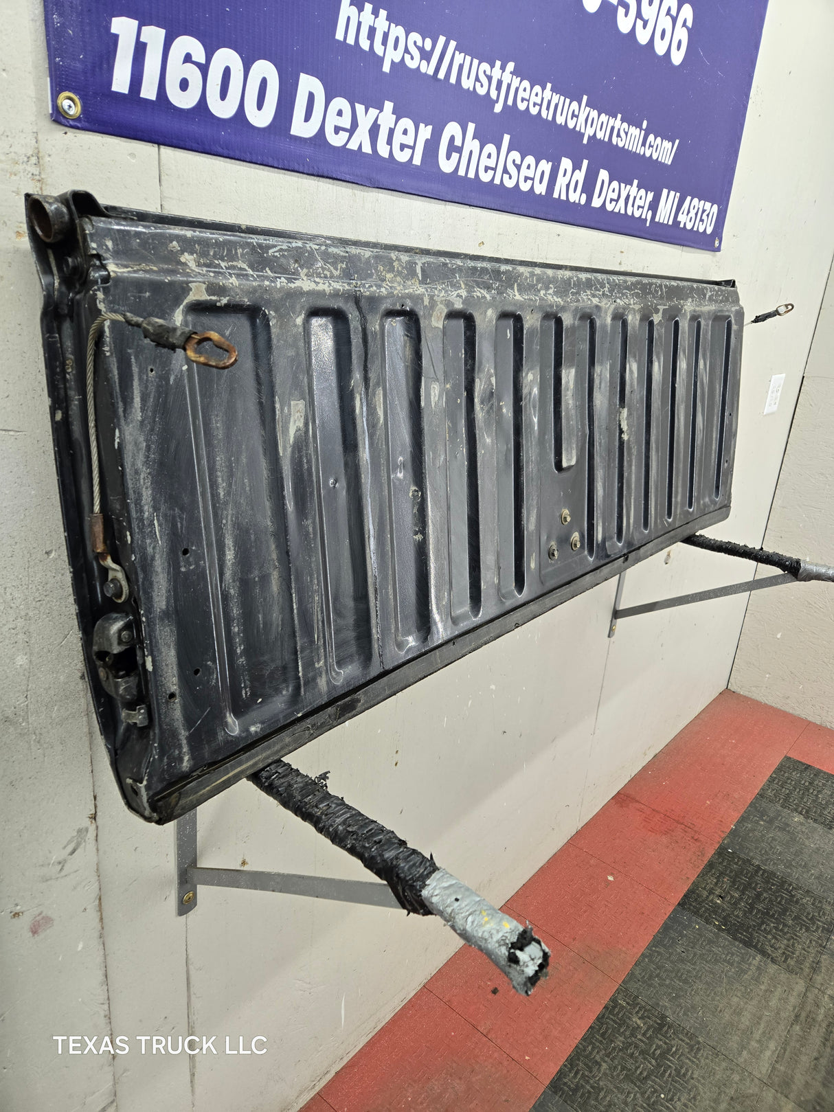 1999-2007 Chevrolet Silverado / GMC Sierra 1500 2500 3500 Tailgate