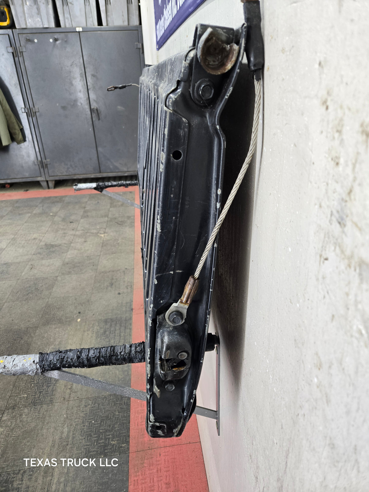 1999-2007 Chevrolet Silverado / GMC Sierra 1500 2500 3500 Tailgate