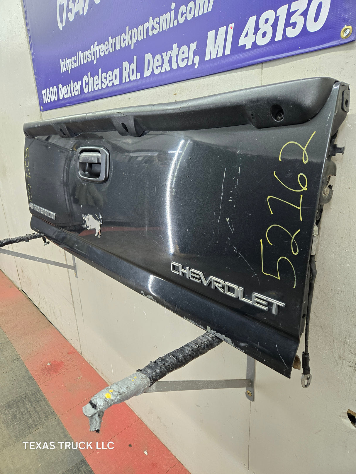 1999-2007 Chevrolet Silverado / GMC Sierra 1500 2500 3500 Tailgate