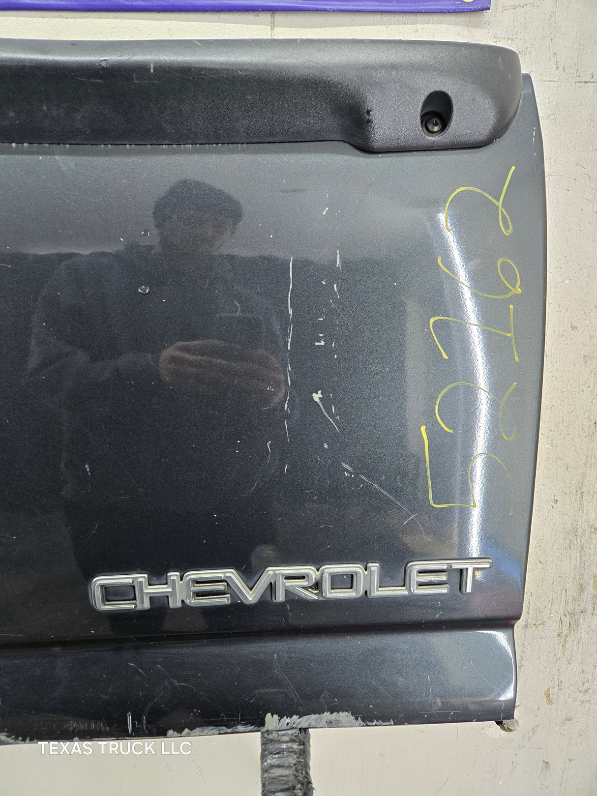 1999-2007 Chevrolet Silverado / GMC Sierra 1500 2500 3500 Tailgate