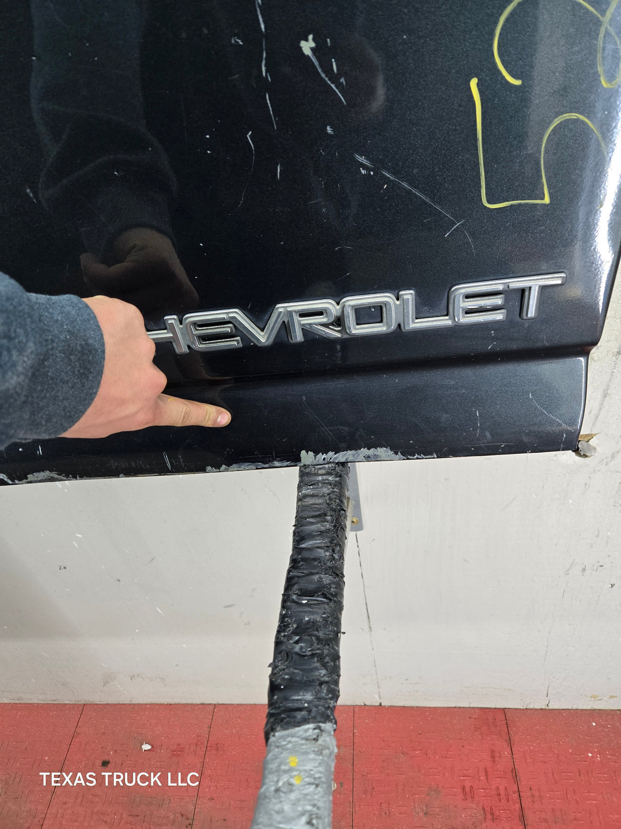 1999-2007 Chevrolet Silverado / GMC Sierra 1500 2500 3500 Tailgate