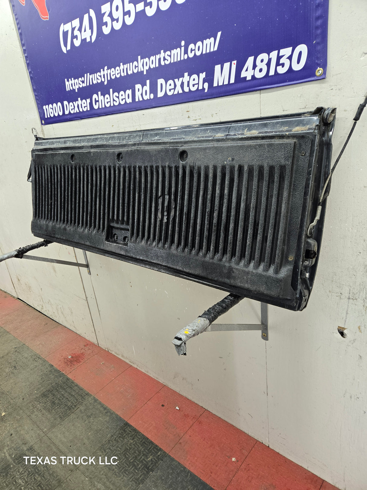 1999-2007 Chevrolet Silverado / GMC Sierra 1500 2500 3500 Tailgate