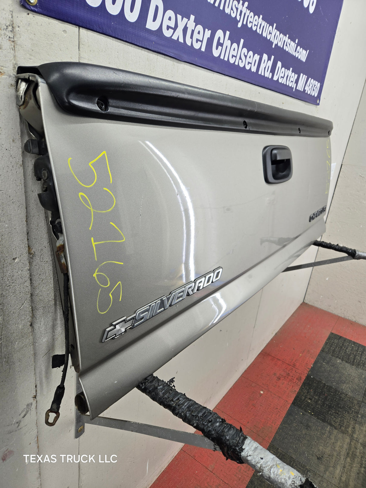 1999-2007 Chevrolet Silverado / GMC Sierra 1500 2500 3500 Tailgate