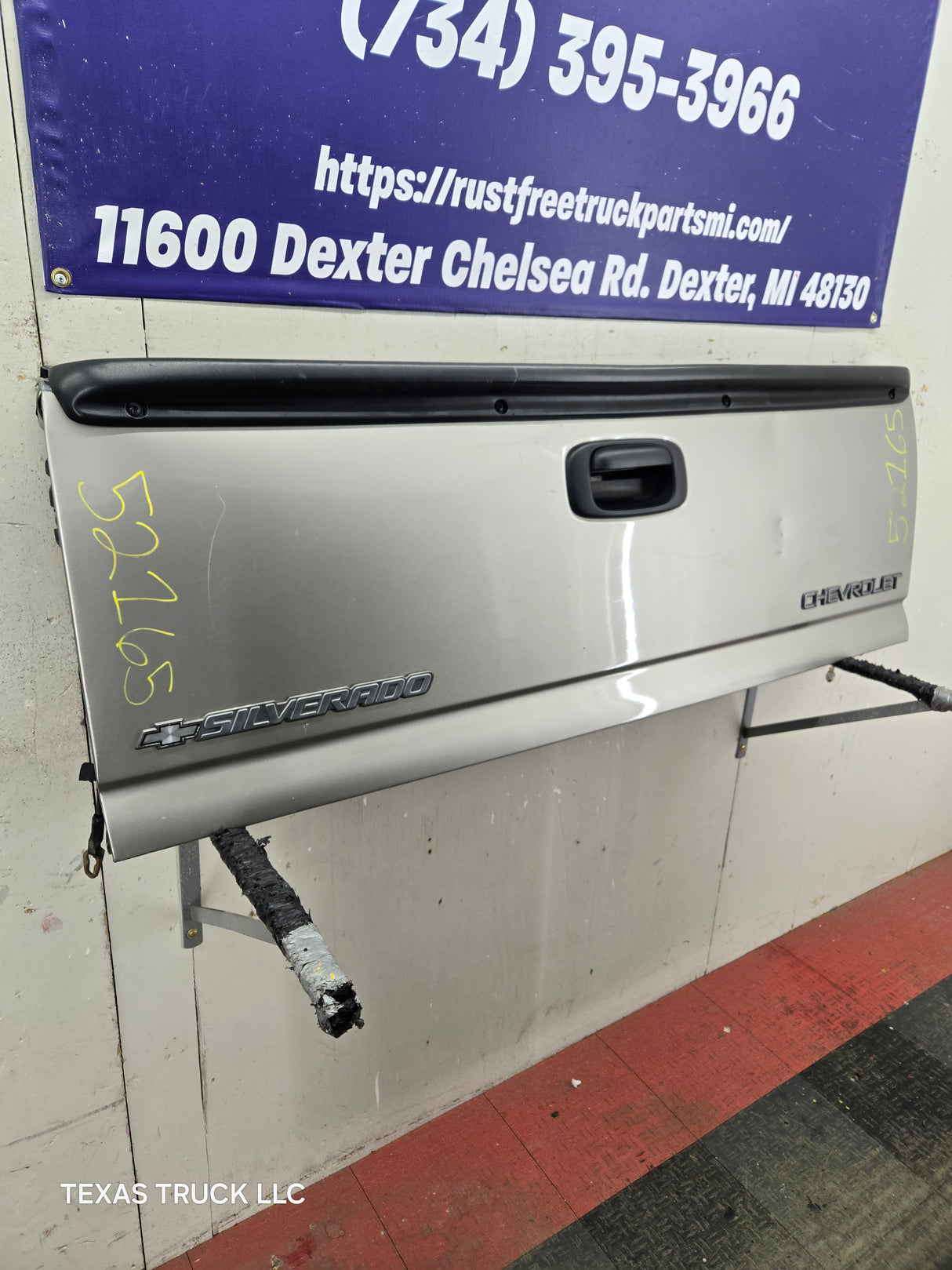 1999-2007 Chevrolet Silverado / GMC Sierra 1500 2500 3500 Tailgate