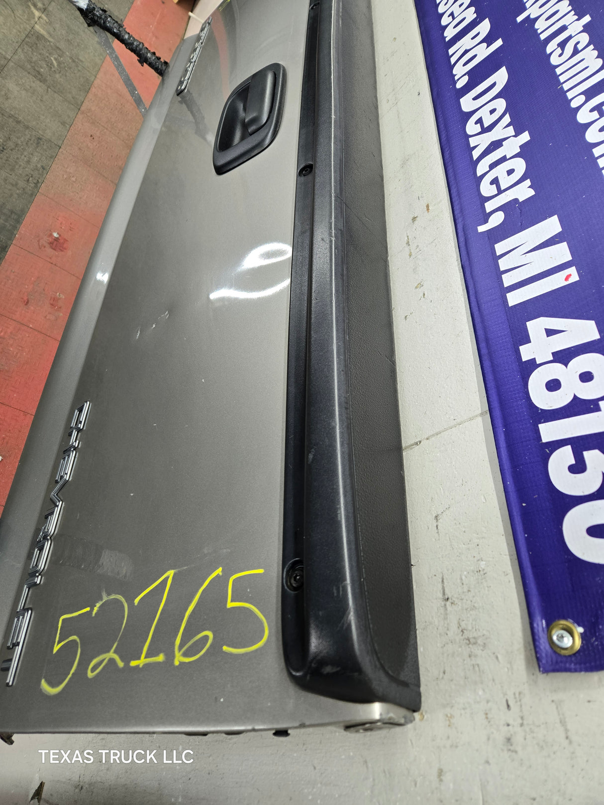 1999-2007 Chevrolet Silverado / GMC Sierra 1500 2500 3500 Tailgate