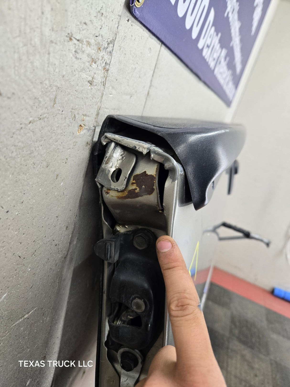 1999-2007 Chevrolet Silverado / GMC Sierra 1500 2500 3500 Tailgate