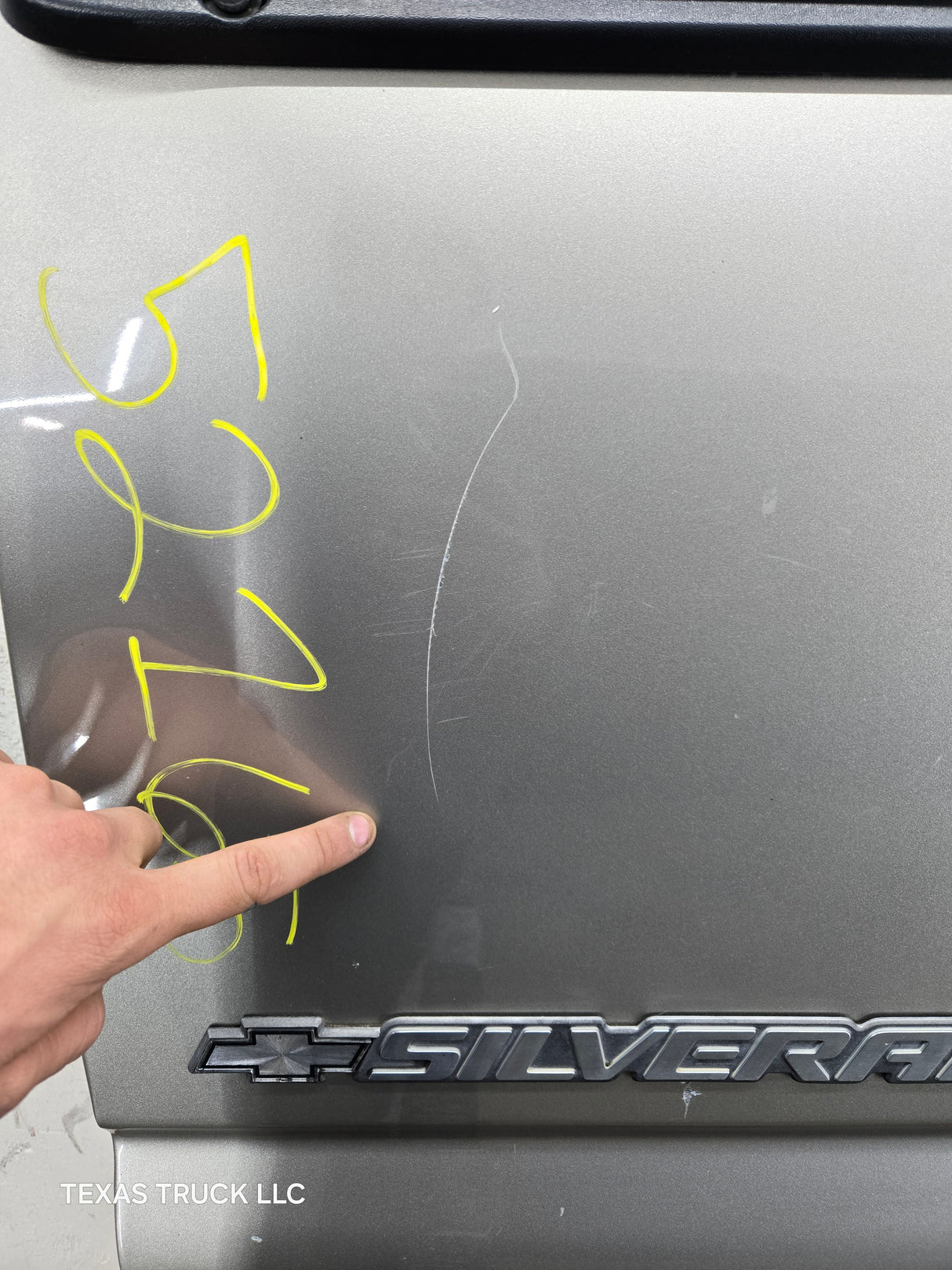 1999-2007 Chevrolet Silverado / GMC Sierra 1500 2500 3500 Tailgate