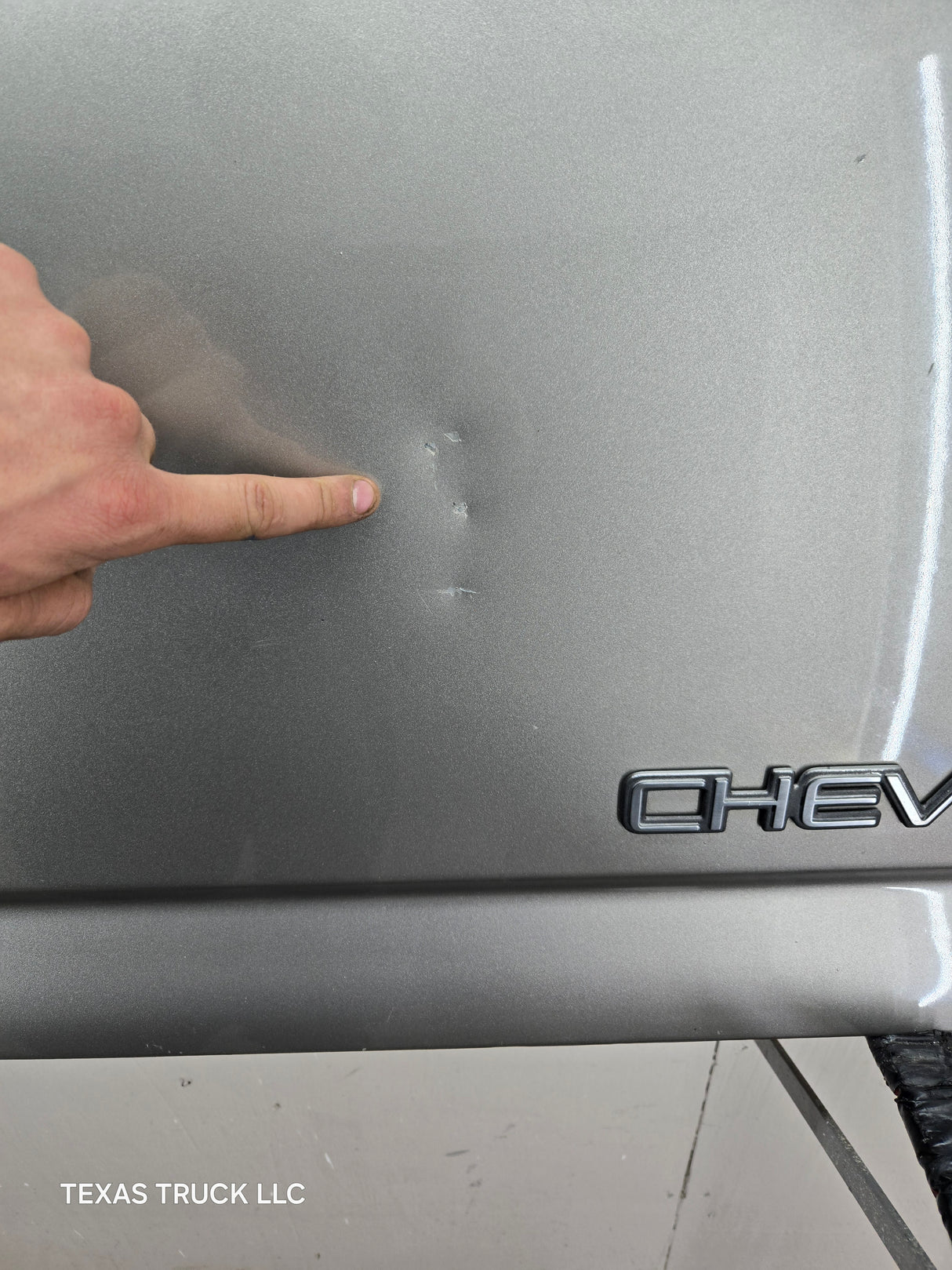 1999-2007 Chevrolet Silverado / GMC Sierra 1500 2500 3500 Tailgate