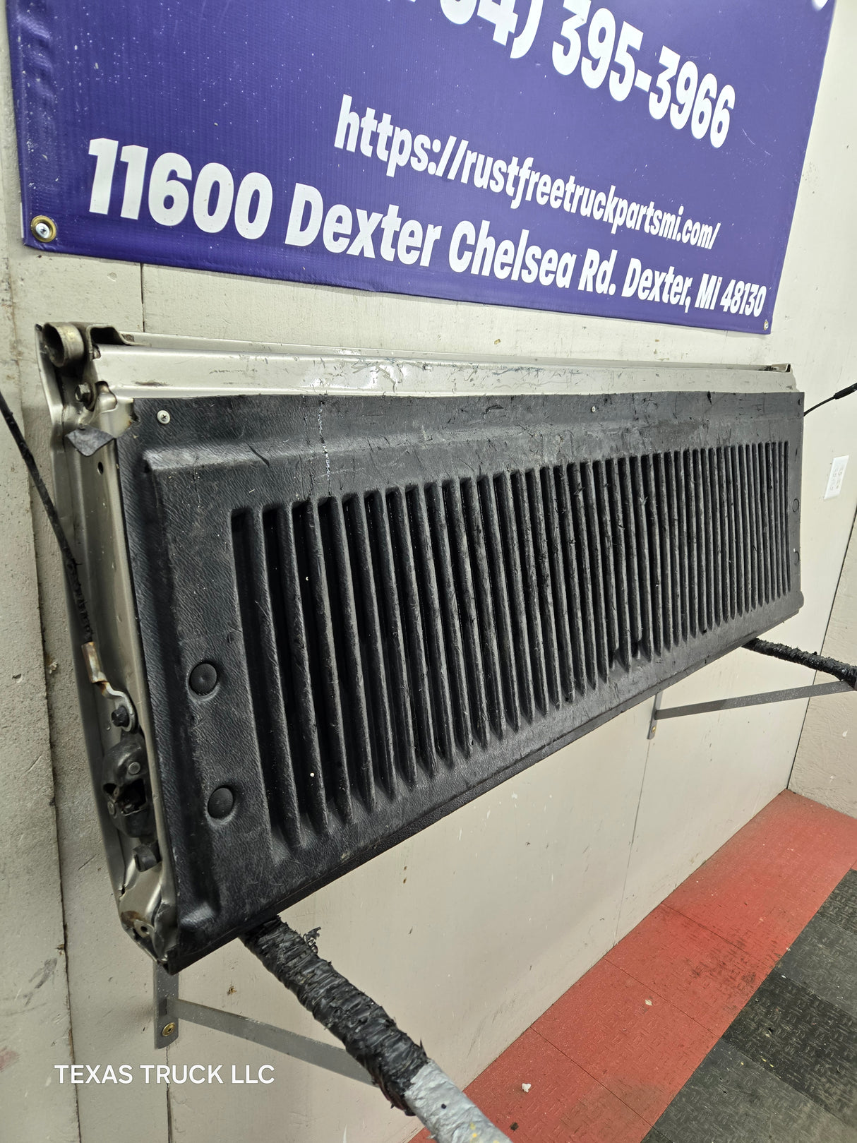 1999-2007 Chevrolet Silverado / GMC Sierra 1500 2500 3500 Tailgate