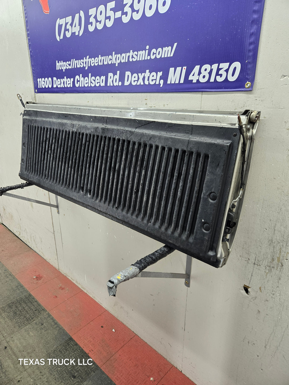 1999-2007 Chevrolet Silverado / GMC Sierra 1500 2500 3500 Tailgate