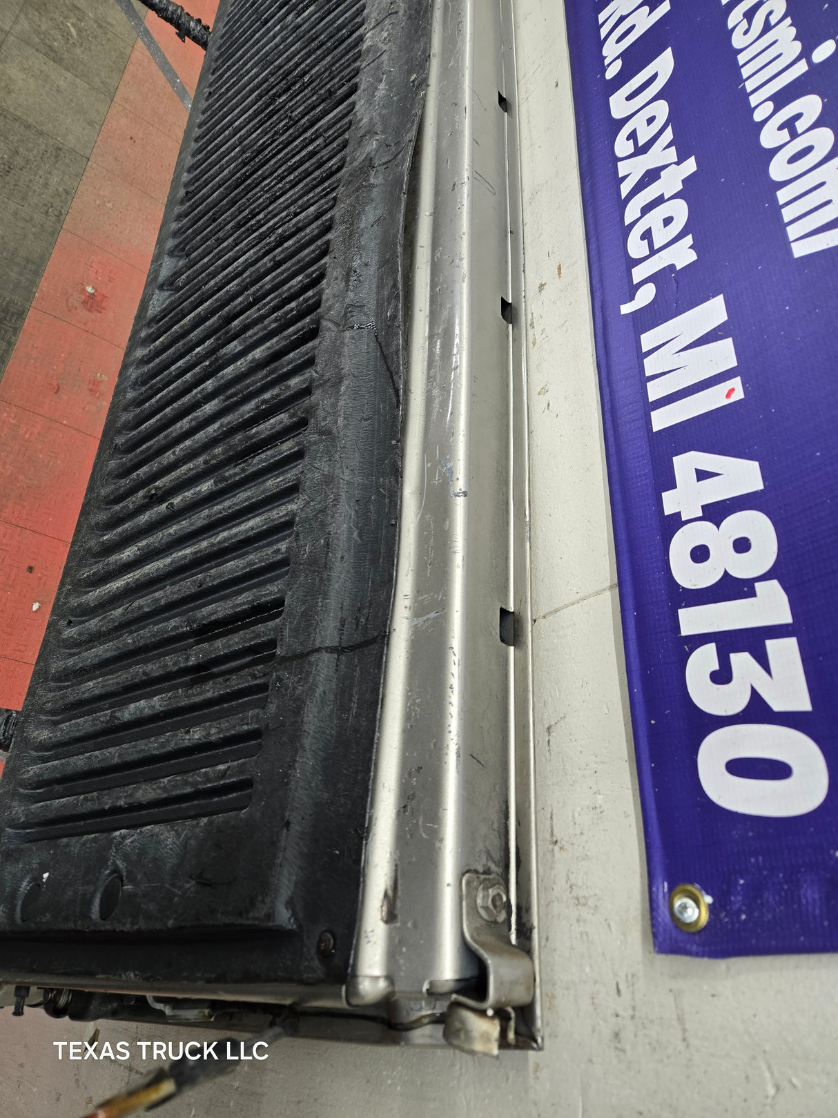 1999-2007 Chevrolet Silverado / GMC Sierra 1500 2500 3500 Tailgate