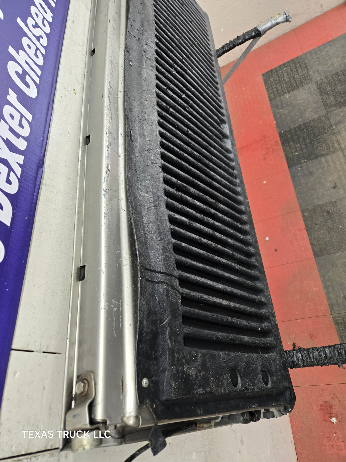 1999-2007 Chevrolet Silverado / GMC Sierra 1500 2500 3500 Tailgate