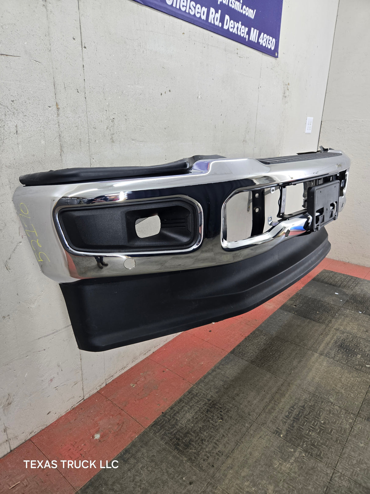 2023-2025 Ford Super Duty F250 F350 Front Bumper With Park Aid Sensor Holes