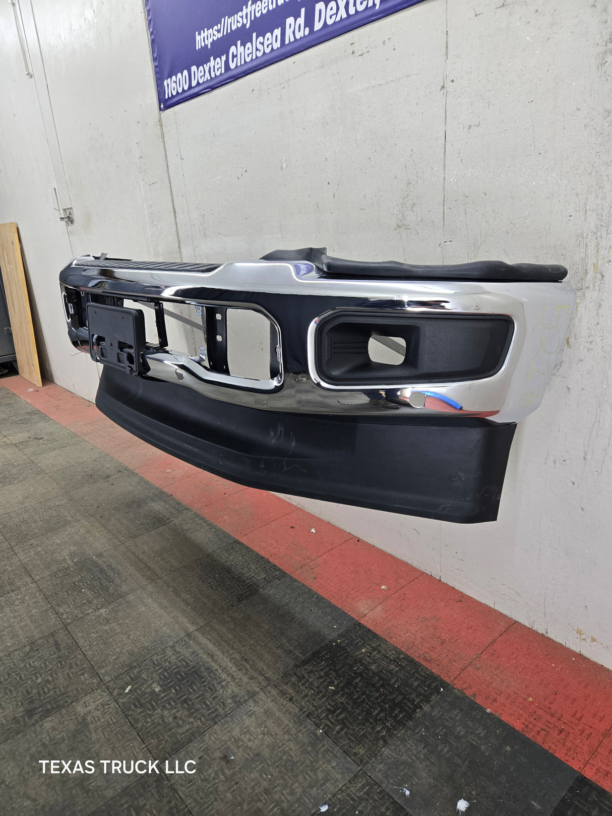 2023-2025 Ford Super Duty F250 F350 Front Bumper With Park Aid Sensor Holes