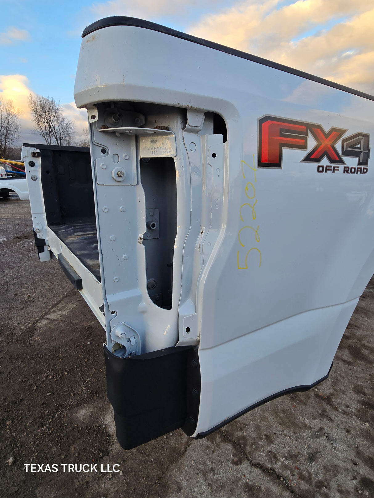 2017-2022 Ford F250 F350 Super Duty 6' 9" Short Truck Bed