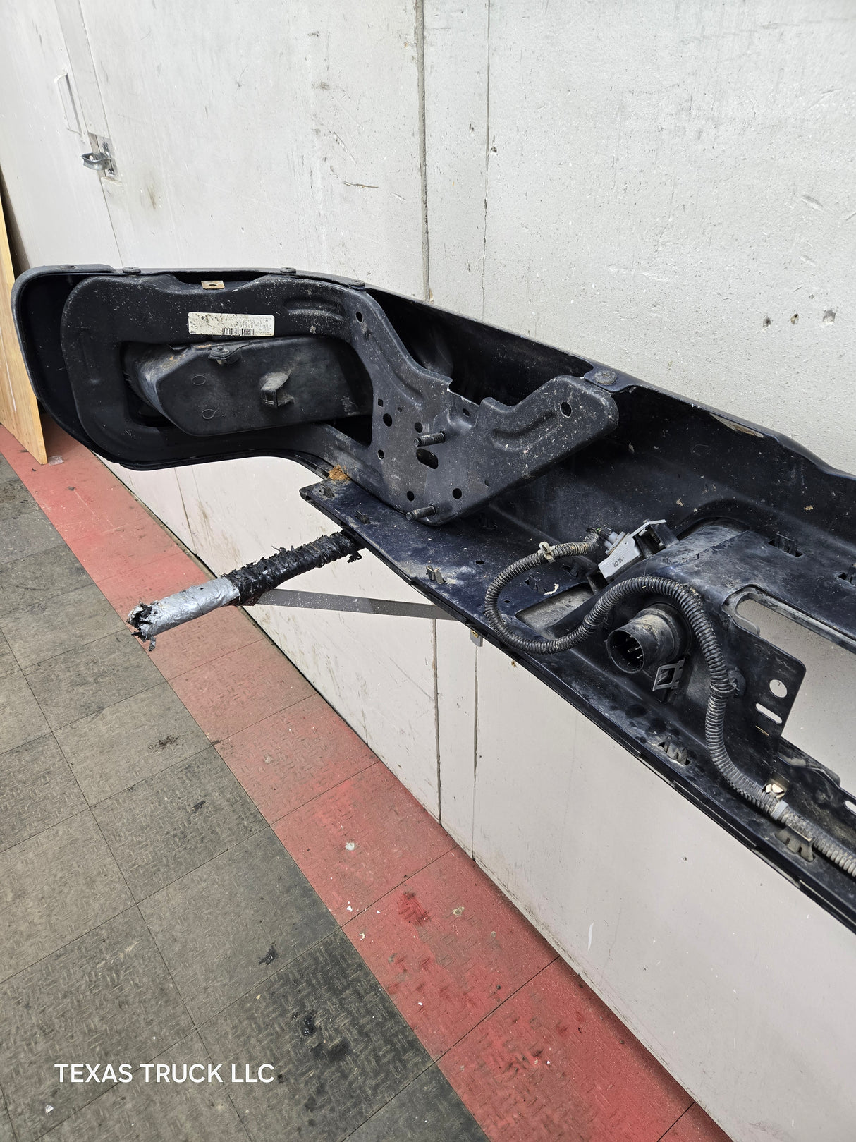 2019-2025 Chevrolet Silverado / GMC Sierra 2500 3500 HD Rear Bumper