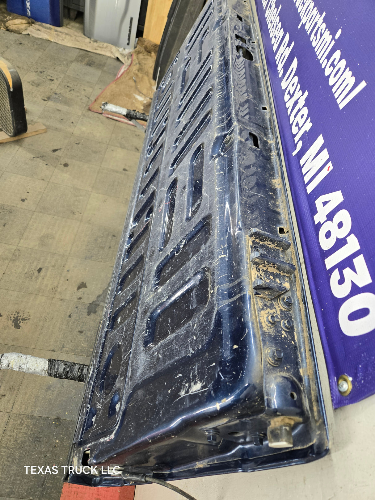 2017-2022 Ford Super Duty F250 F350 F450 F550 Tailgate W/Step