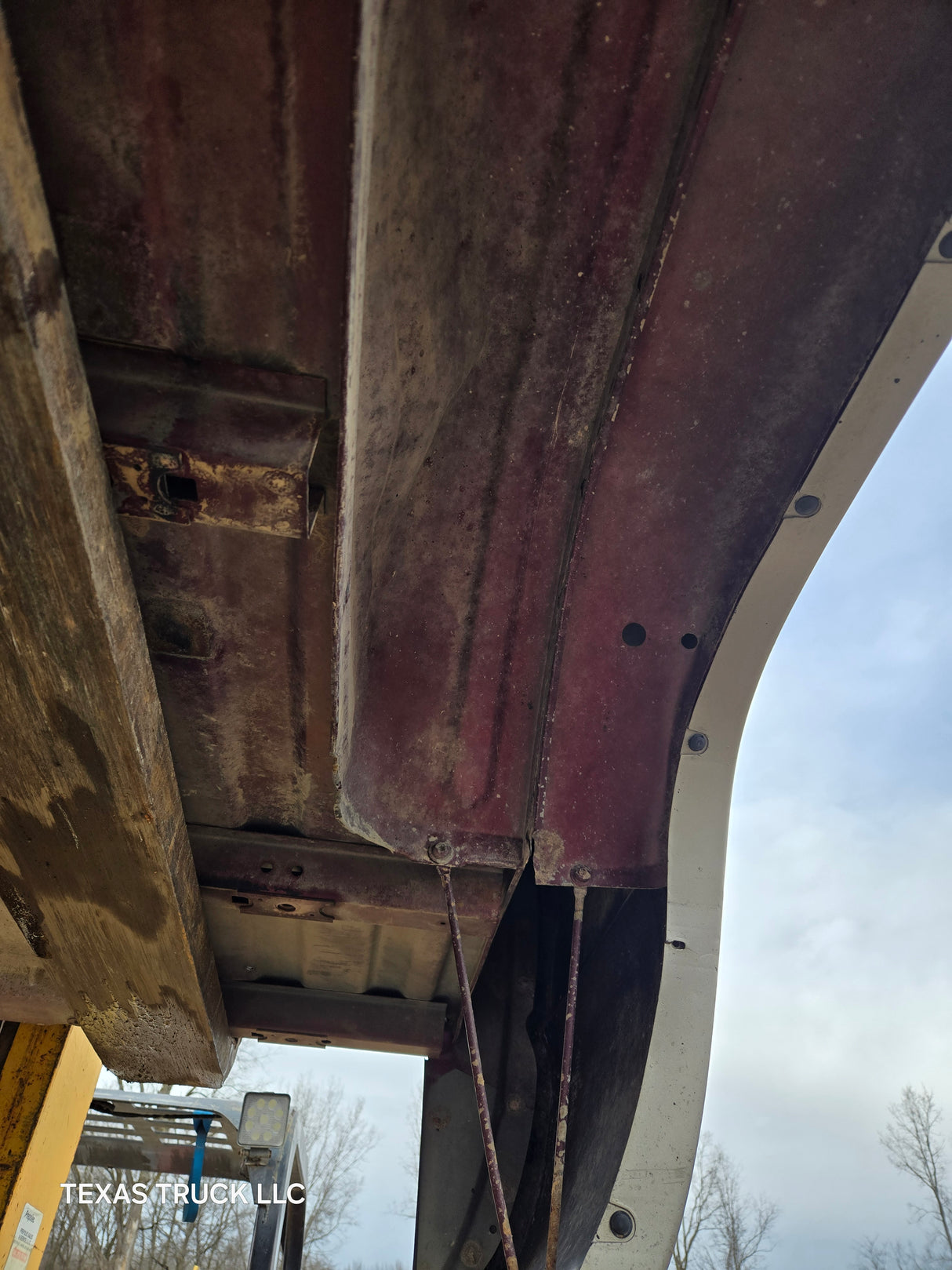 1999-2007 Chevrolet Silverado / GMC Sierra 1500 2500 3500 HD 6' 6" Short Truck Bed