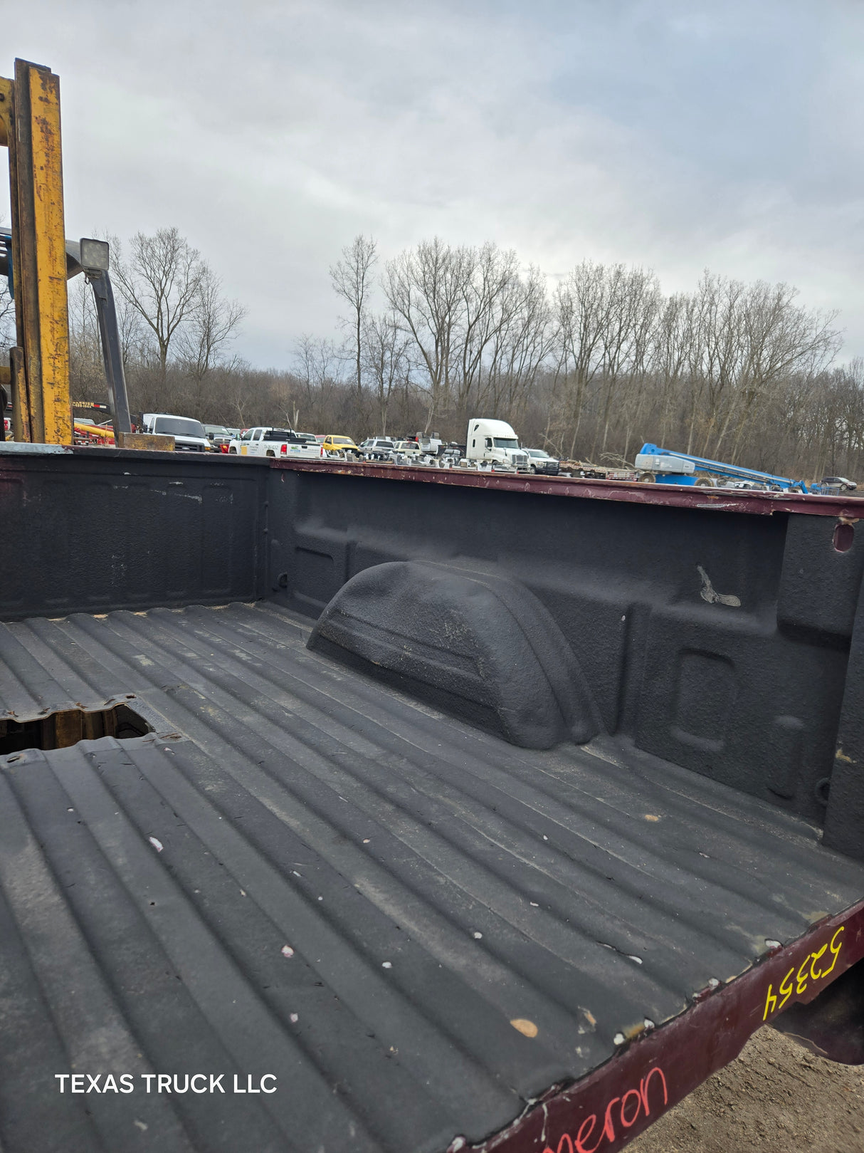 1999-2007 Chevrolet Silverado / GMC Sierra 1500 2500 3500 HD 6' 6" Short Truck Bed