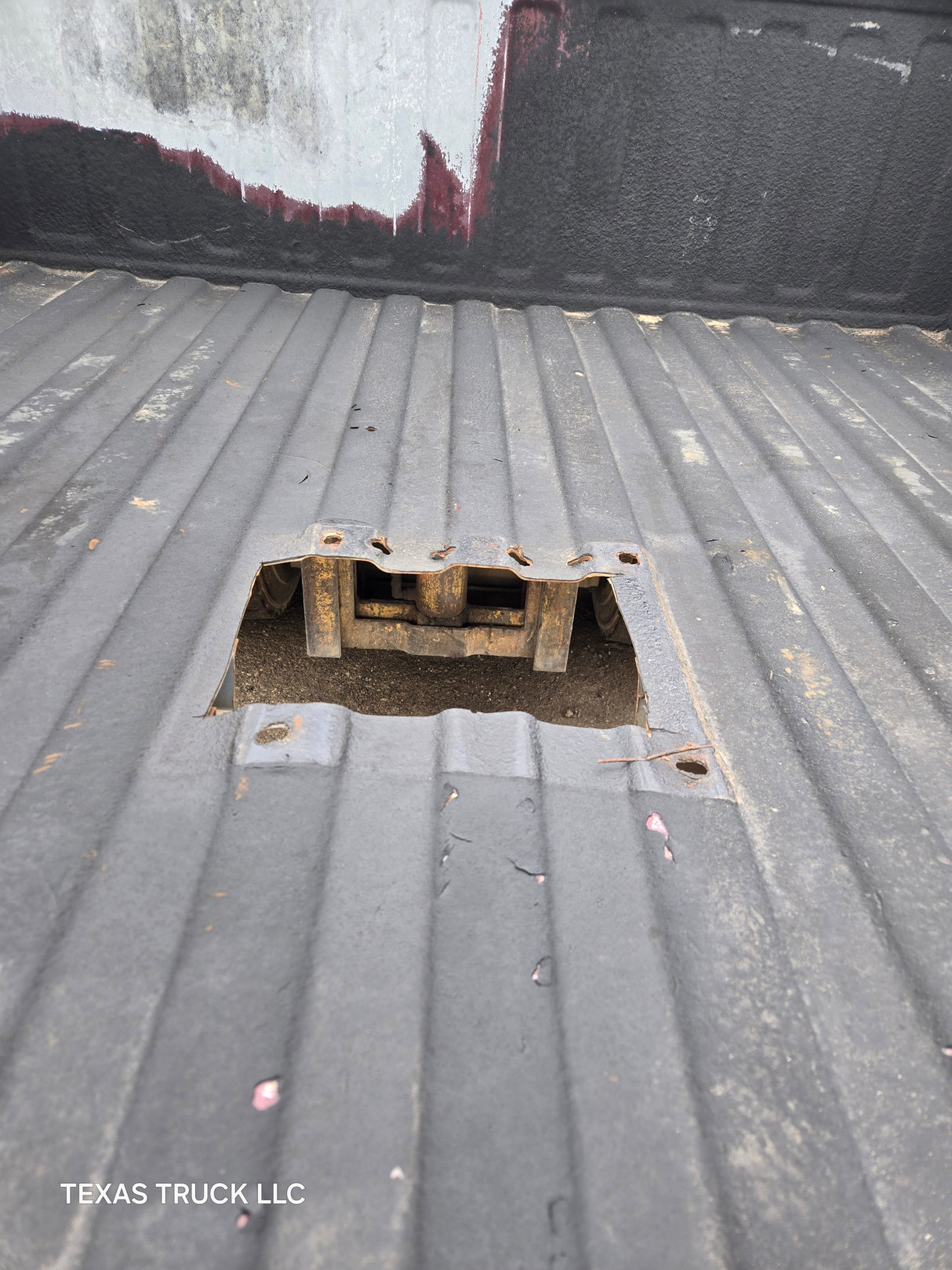 1999-2007 Chevrolet Silverado / GMC Sierra 1500 2500 3500 HD 6' 6" Short Truck Bed