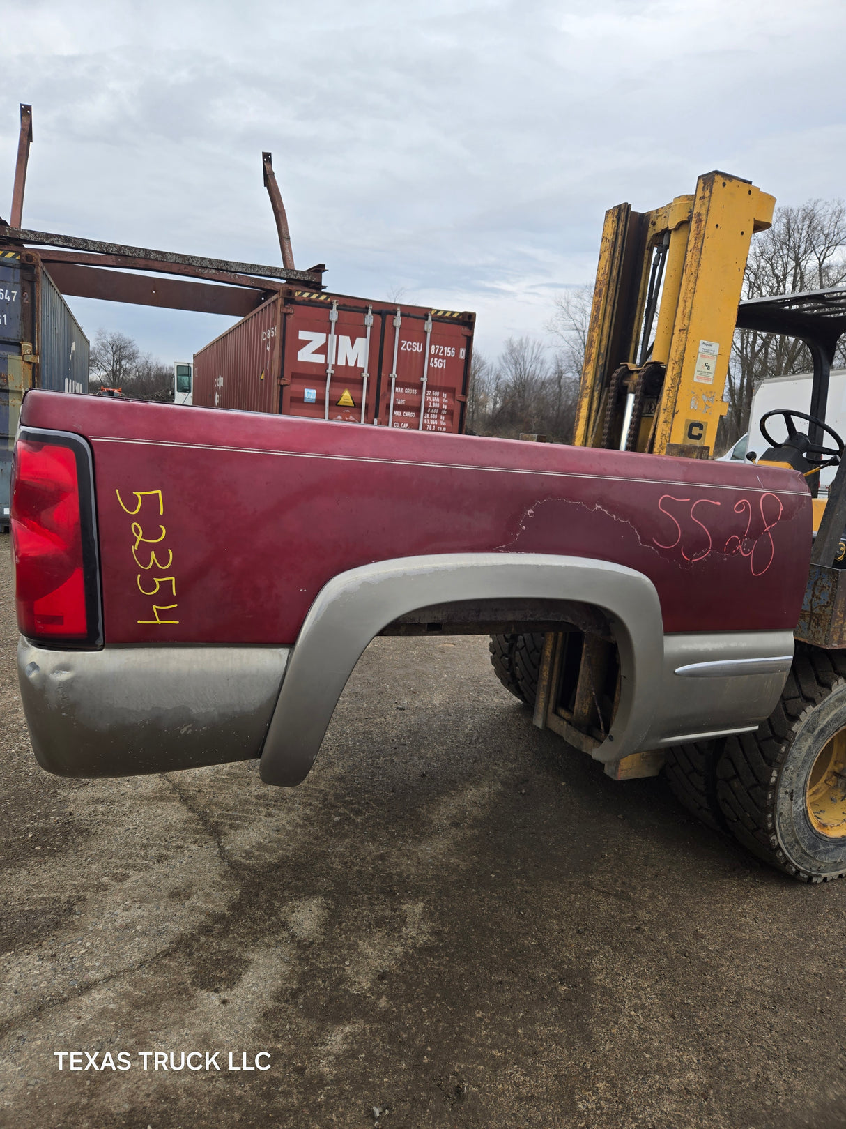 1999-2007 Chevrolet Silverado / GMC Sierra 1500 2500 3500 HD 6' 6" Short Truck Bed