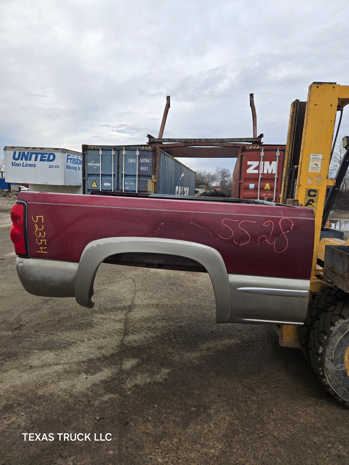 1999-2007 Chevrolet Silverado / GMC Sierra 1500 2500 3500 HD 6' 6" Short Truck Bed