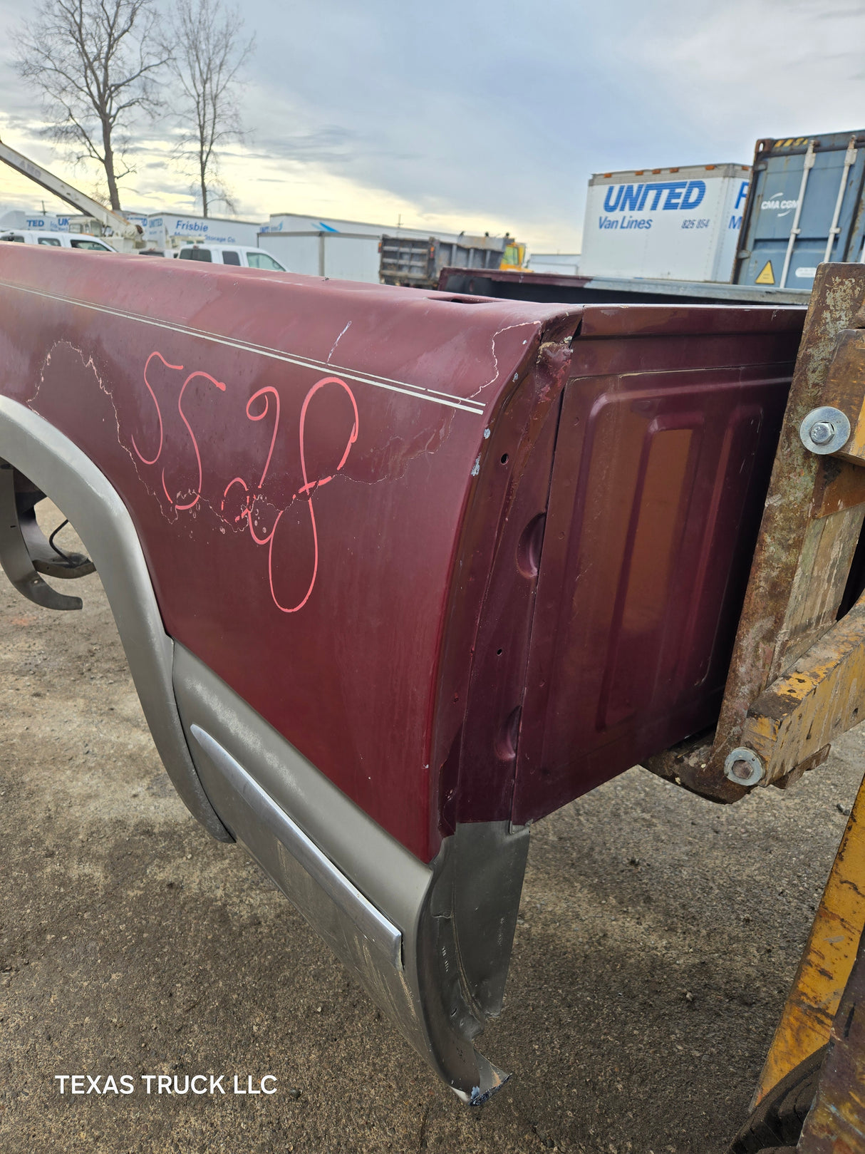 1999-2007 Chevrolet Silverado / GMC Sierra 1500 2500 3500 HD 6' 6" Short Truck Bed