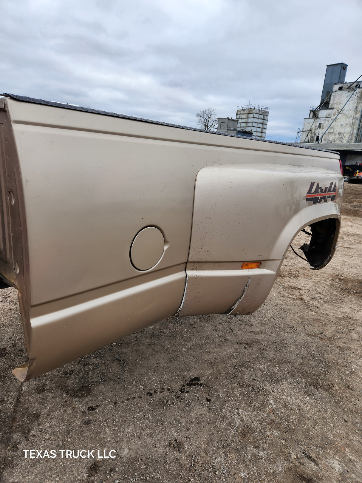 1988-2000 Chevrolet Silverado / GMC Sierra 3500 OBS 8' Dually Truck Bed