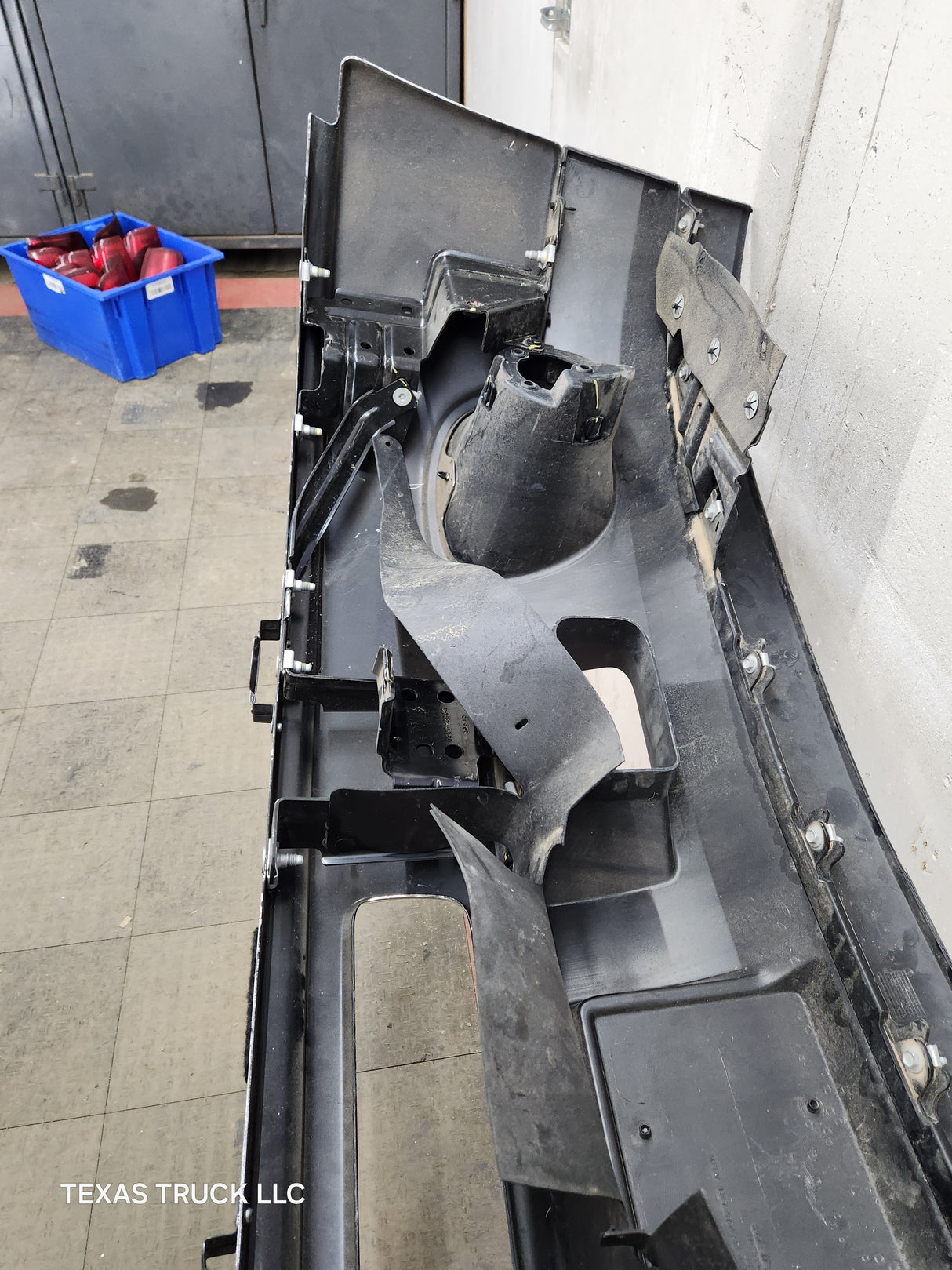 2011-2014 GMC Sierra 2500 3500 HD Front Bumper