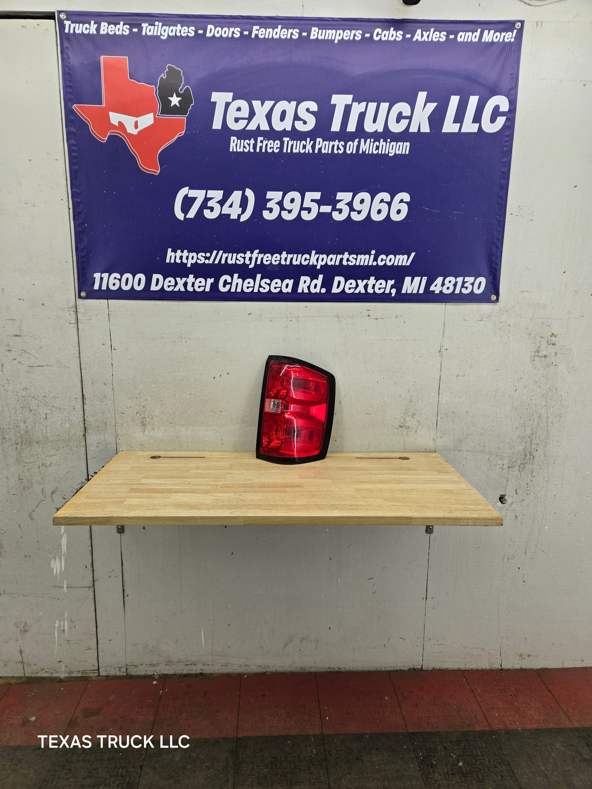 2014-2019 Chevrolet Silverado RH Passenger Side Tail Light 84288723