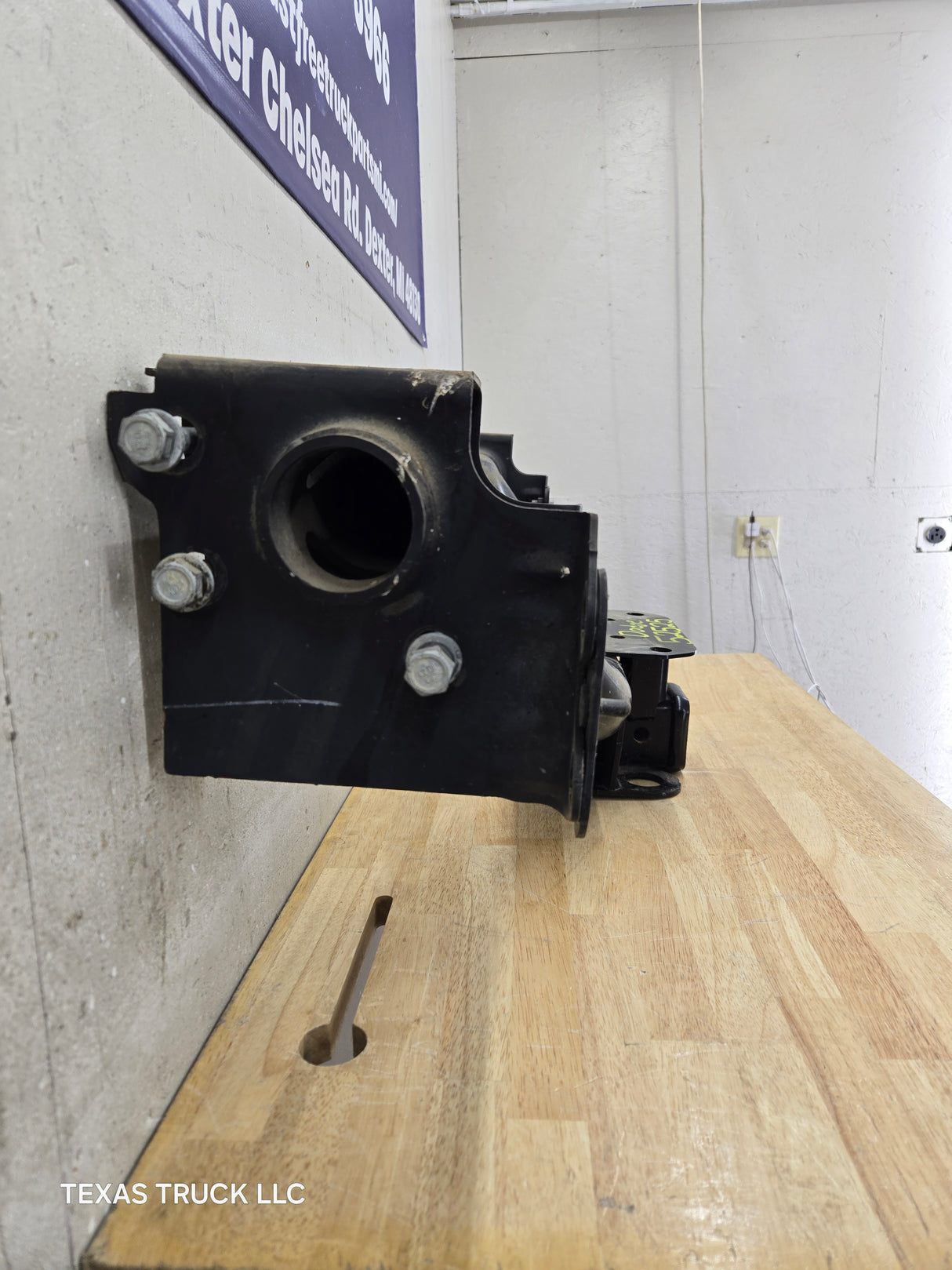 2013-2018 4th Gen Dodge Ram 2500 3500 Rear Receiver Tow Hitch Mopar (68140775AI)