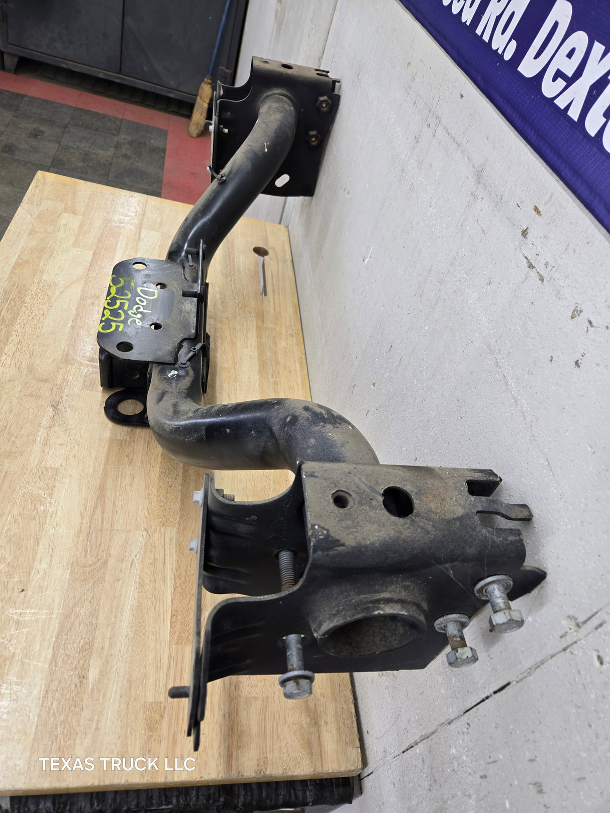 2013-2018 4th Gen Dodge Ram 2500 3500 Rear Receiver Tow Hitch Mopar (68140775AI)