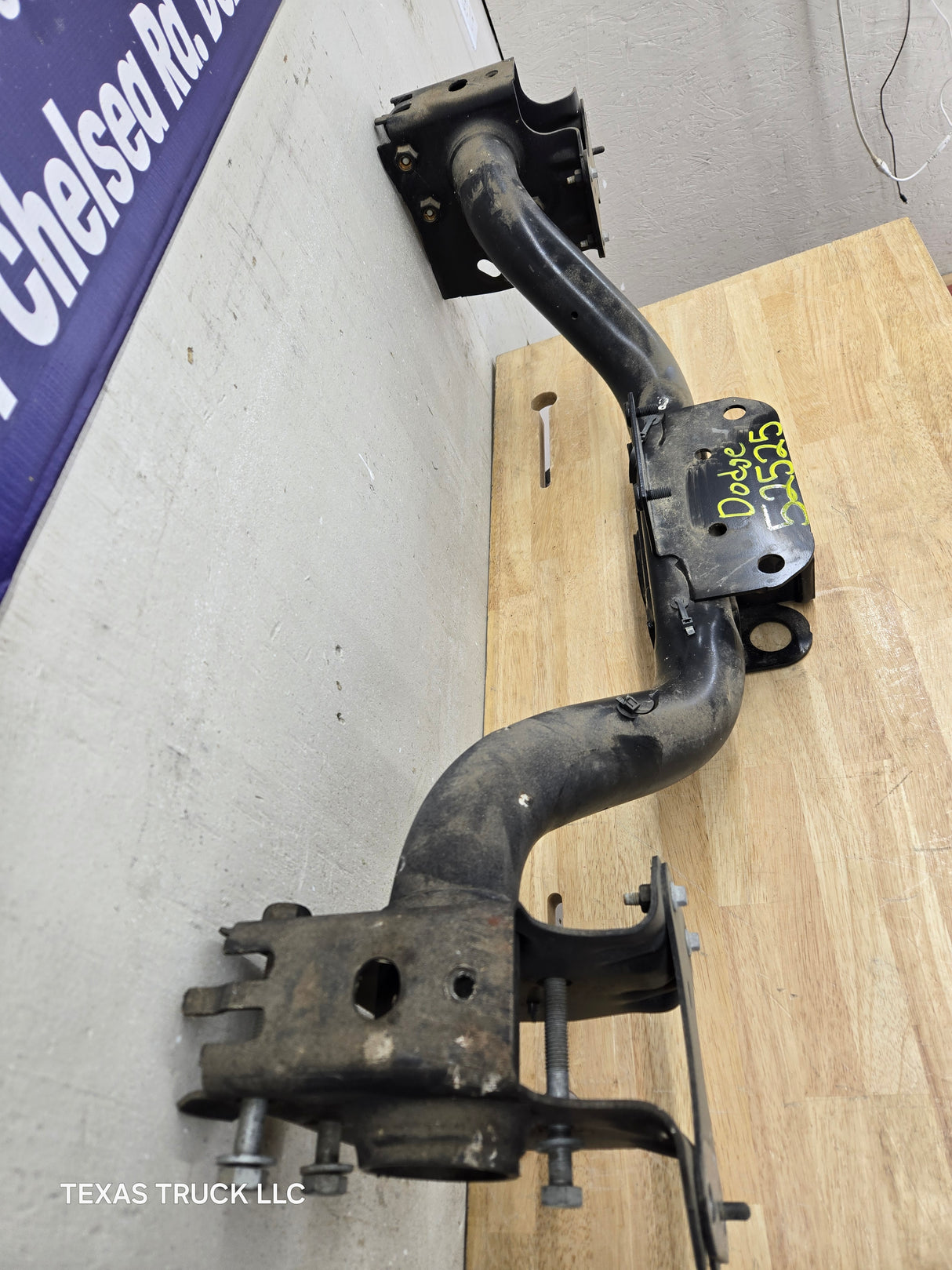 2013-2018 4th Gen Dodge Ram 2500 3500 Rear Receiver Tow Hitch Mopar (68140775AI)