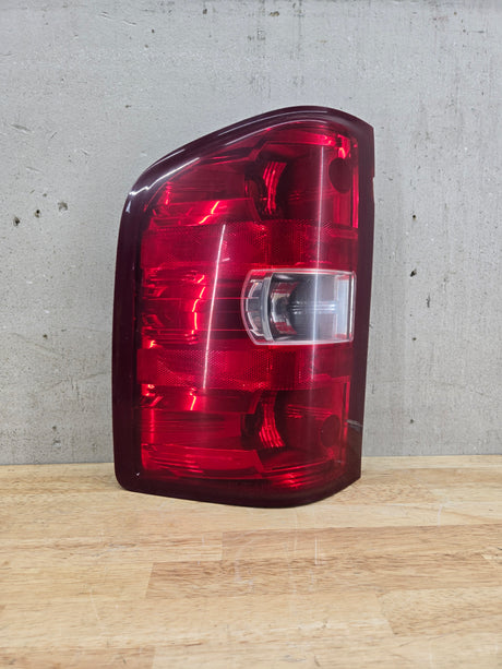 2007-2013 Chevrolet Silverado 1500 2500 3500 LH Driver Side Tail Light