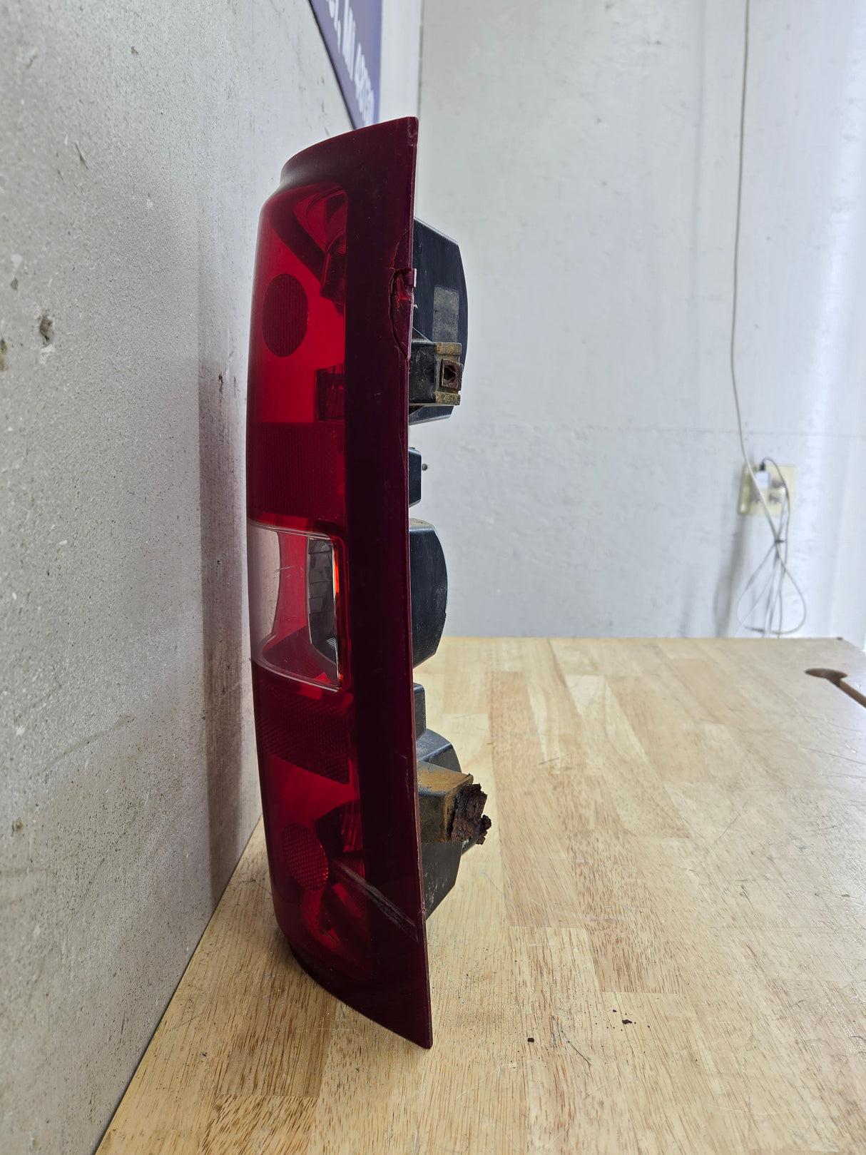 2007-2013 Chevrolet Silverado 1500 2500 3500 LH Driver Side Tail Light