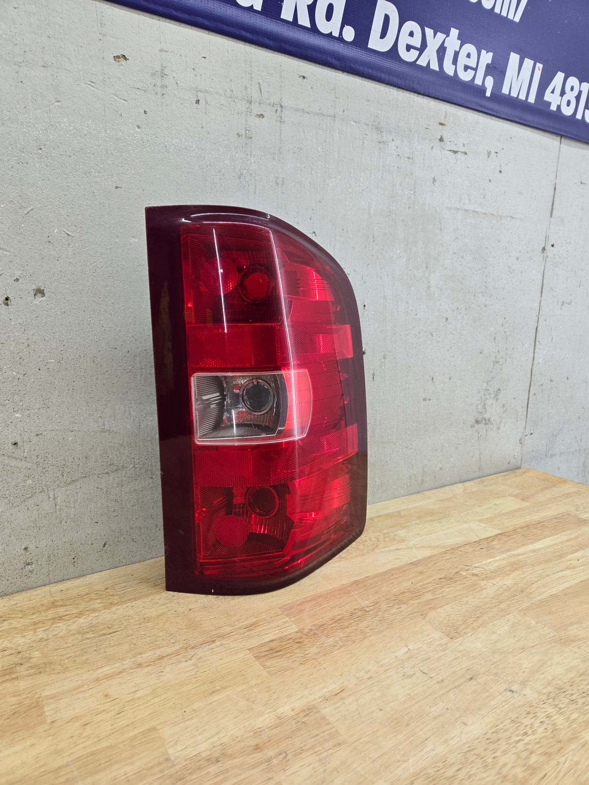 2007-2013 Chevrolet Silverado 1500 2500 3500 RH Passenger Side Tail Light