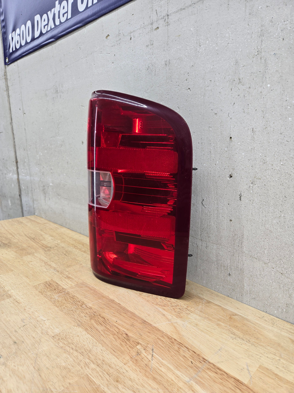 2007-2013 Chevrolet Silverado 1500 2500 3500 RH Passenger Side Tail Light