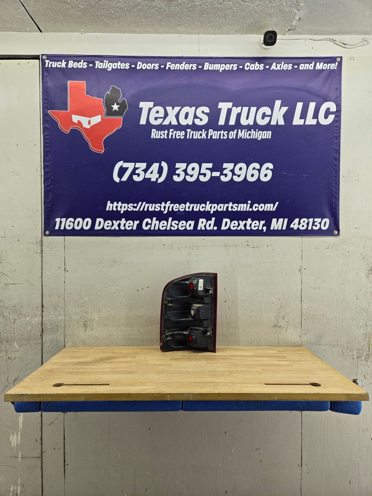 2007-2013 Chevrolet Silverado 1500 2500 3500 RH Passenger Side Tail Light