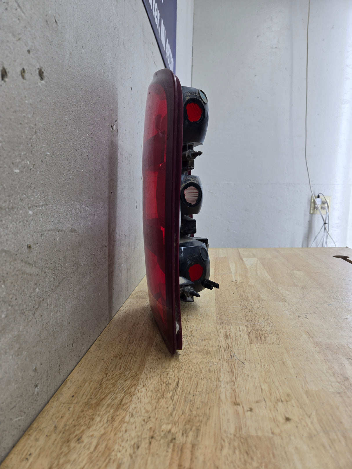 2007-2013 Chevrolet Silverado 1500 2500 3500 RH Passenger Side Tail Light