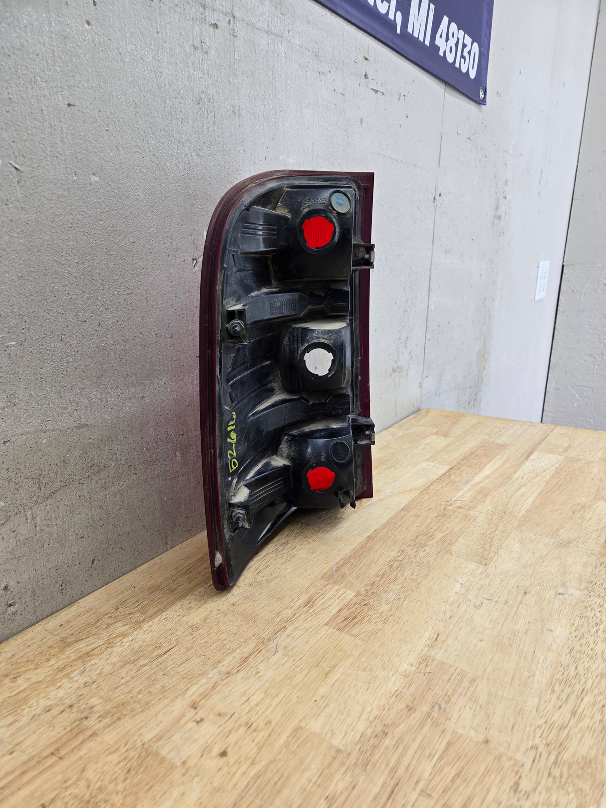 2007-2013 Chevrolet Silverado 1500 2500 3500 RH Passenger Side Tail Light