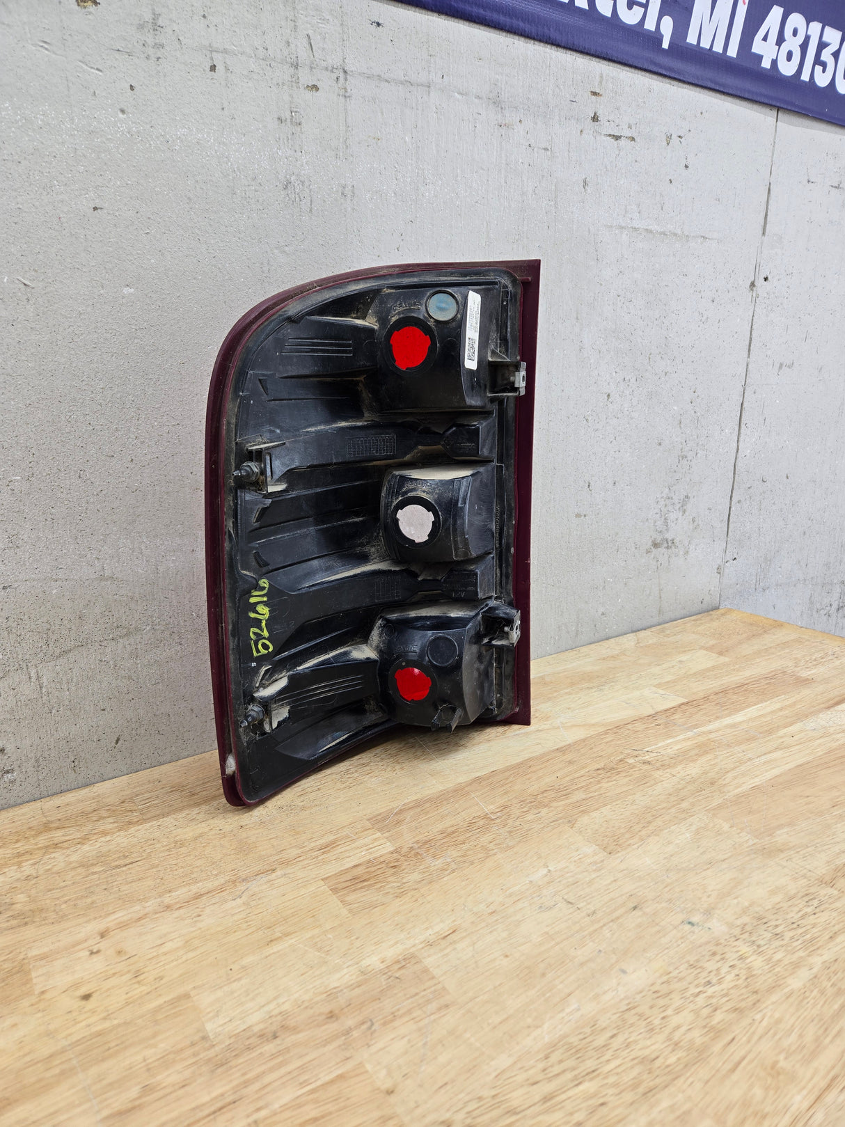 2007-2013 Chevrolet Silverado 1500 2500 3500 RH Passenger Side Tail Light