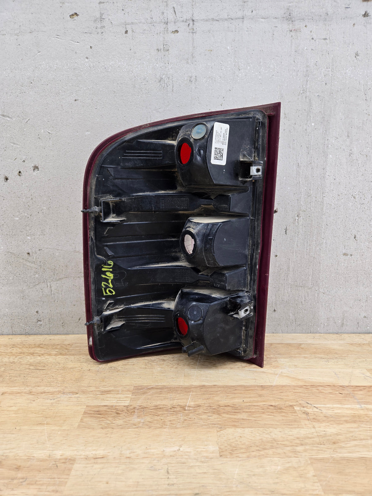 2007-2013 Chevrolet Silverado 1500 2500 3500 RH Passenger Side Tail Light