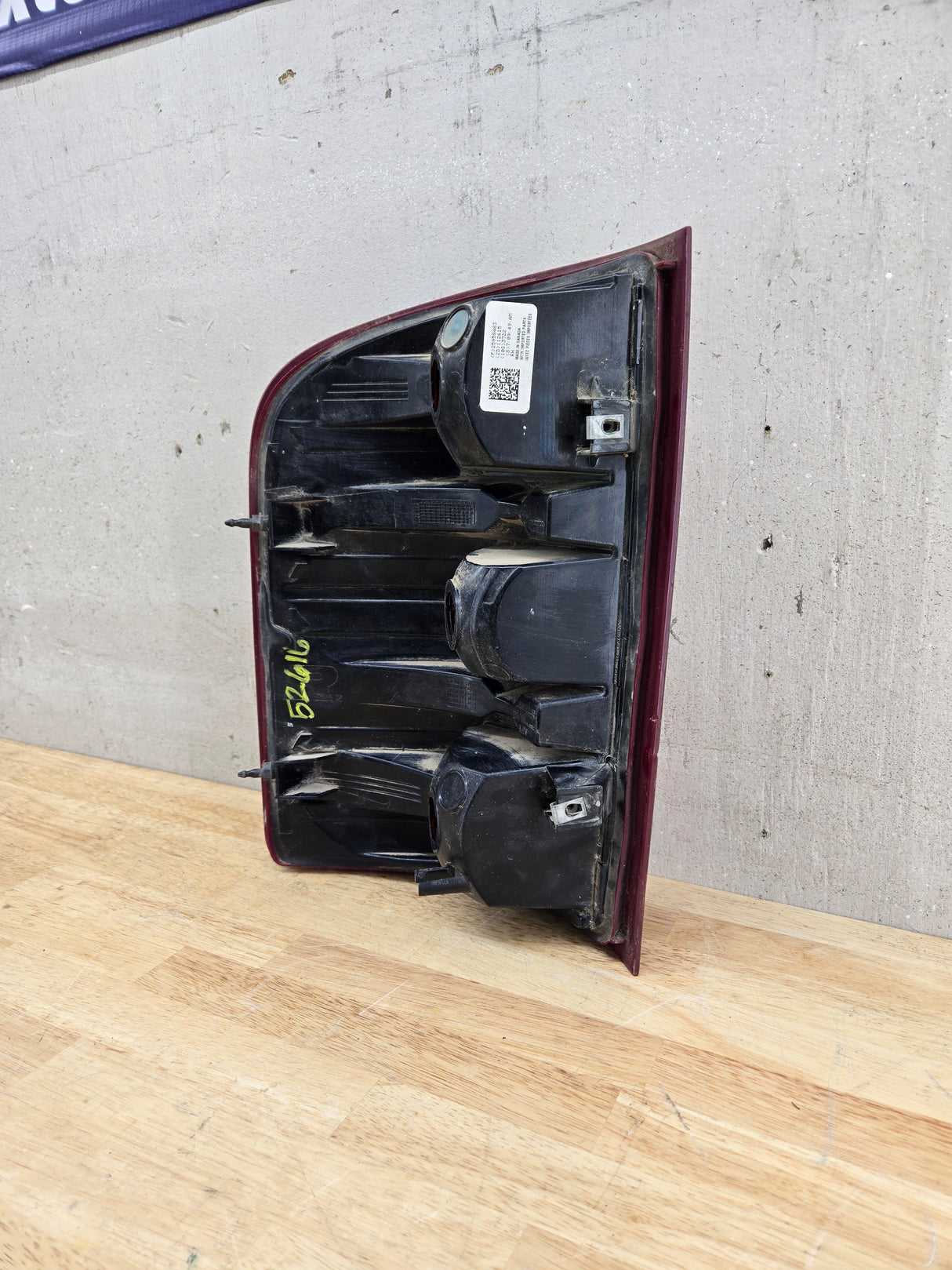 2007-2013 Chevrolet Silverado 1500 2500 3500 RH Passenger Side Tail Light