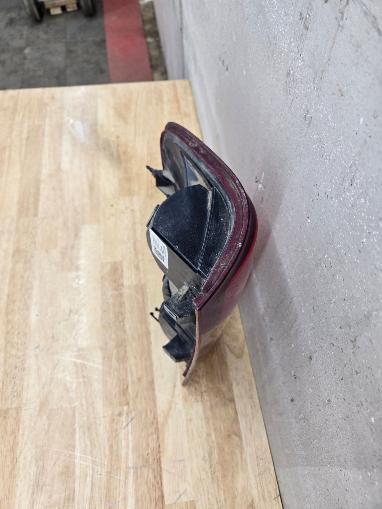 2007-2013 Chevrolet Silverado 1500 2500 3500 RH Passenger Side Tail Light