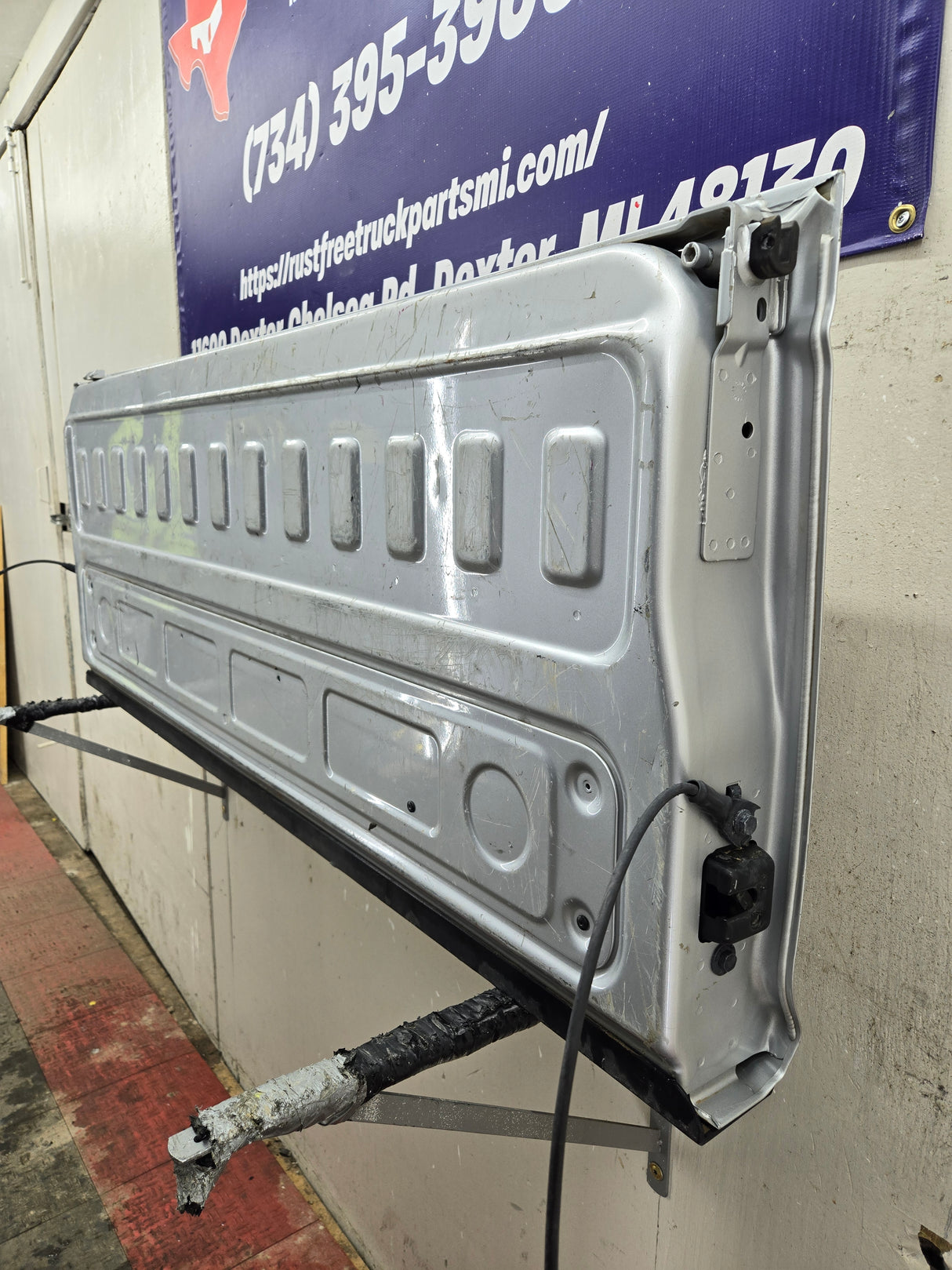 2019-2025 Chevrolet Silverado 2500 3500 HD Tailgate