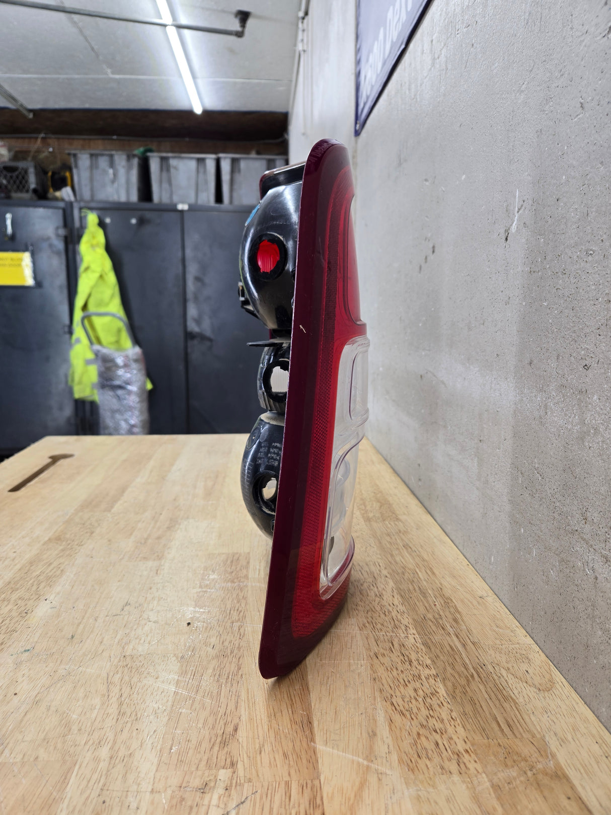 2019-2024 5th Gen Dodge Ram 2500 3500 LH Driver Side Tail Light Halogen 68361715AE