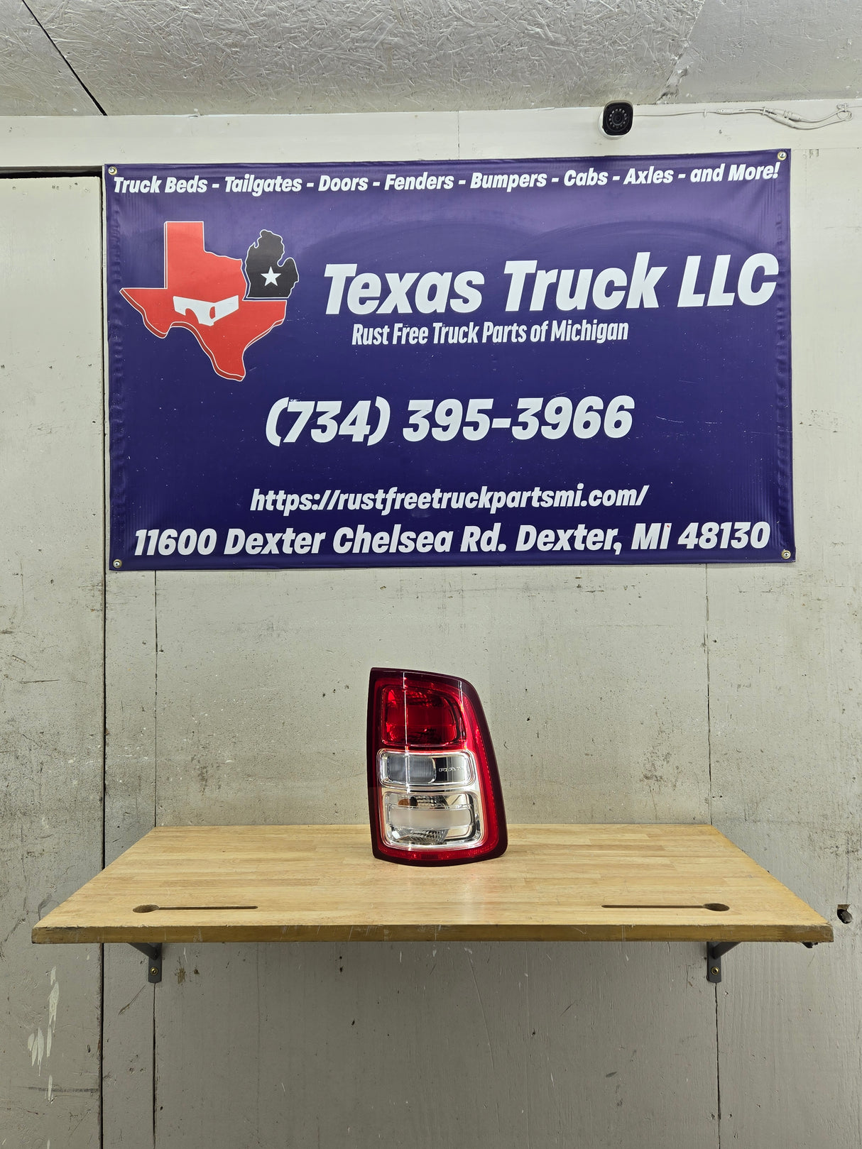 2019-2024 5th Gen Dodge Ram 2500 3500 RH Passenger Side Tail Light Halogen 68361714AE